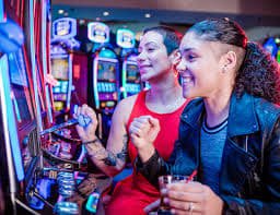 Responsible gaming reminder beside 6555bet Mobile Mini Games section